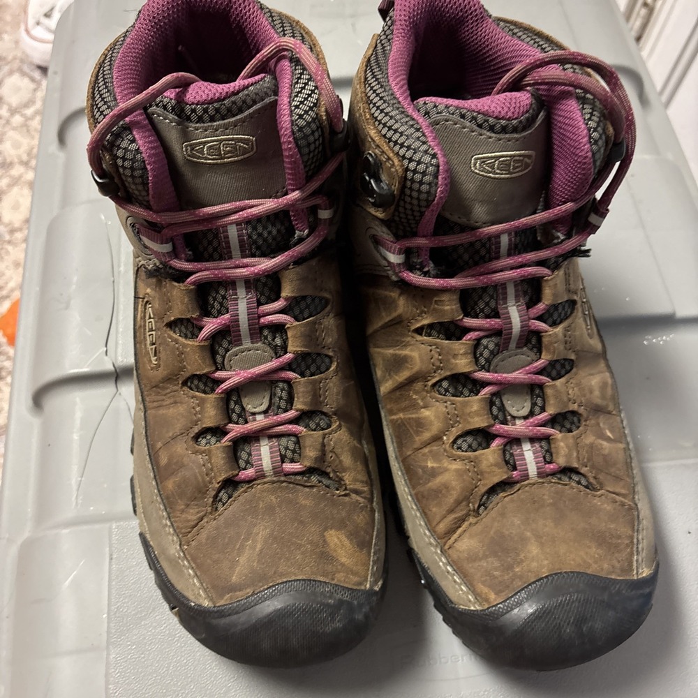 Keen Targhee Mid Waterproof Hiking Boots Womens Size 7